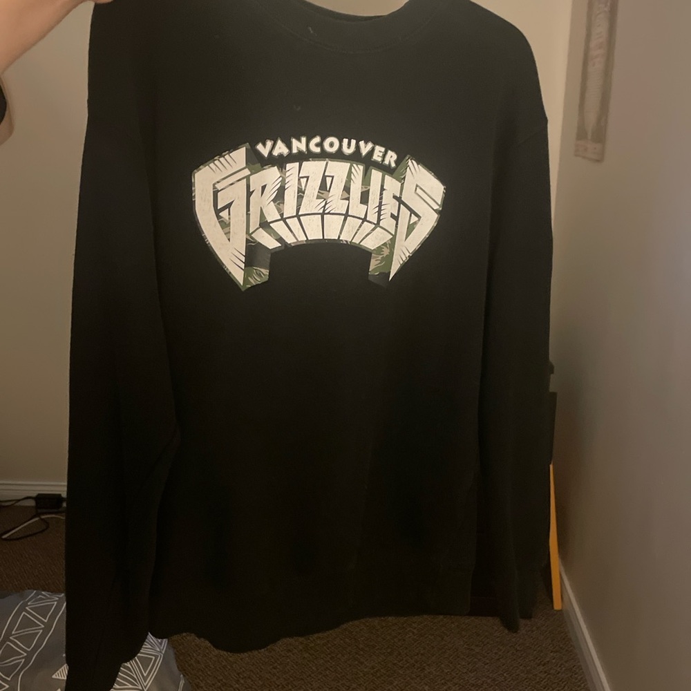 RARE Vancouver Grizzlies Black Sweater